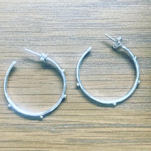 Load image into Gallery viewer, Dots hoops