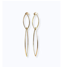 Load image into Gallery viewer, Rhombus earrings in gold-plated silver