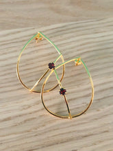 Load image into Gallery viewer, Silver Teardrop earrings with garnets