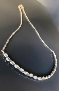 Twisted necklace
