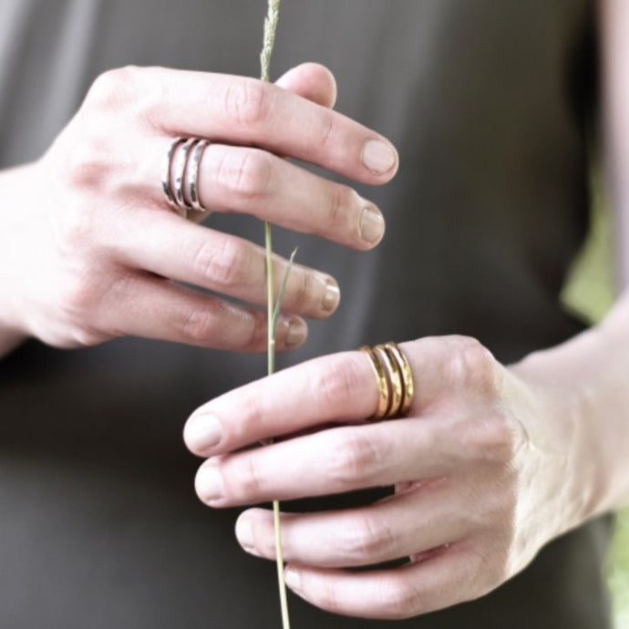 Gold stripes ring