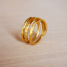 Load image into Gallery viewer, Gold stripes ring