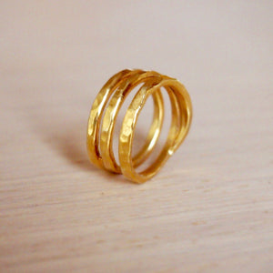 Gold stripes ring